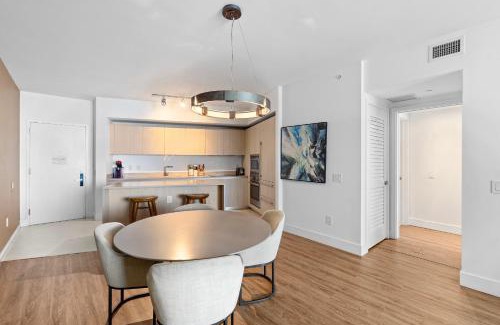 Hollywood South Central Beach Apartment | High-End Apartment in a Luxury Resort with Gorgeous Amenities
