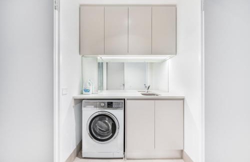 Rhodes Apartment | High level deluxe 2 bedroom APT