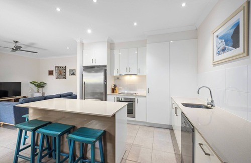 Scarborough Apartment | "High on the Hill in Scarborough" - Scarborough Q 4020