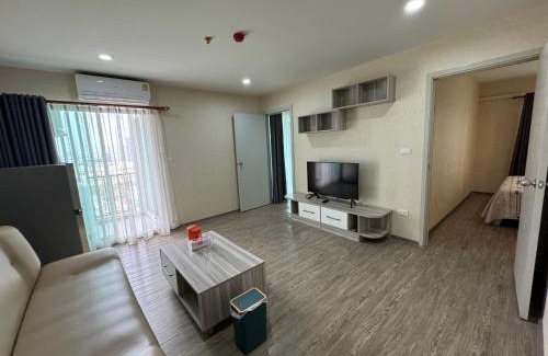 Bang Sue Apartment | High-rise metro Condo 高层地铁公寓 离地铁站 50米 2室1厅2卫 沙发床 独立厨房 2阳台 可住5人 月租