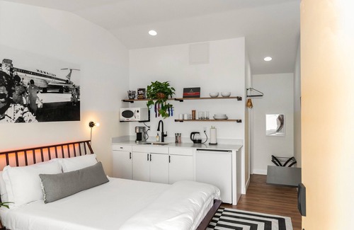Silk Stocking Neighborhood House | High Tide - Downtown Chandler - Heated Pool