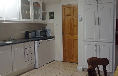 Belmullet Cottage | HIGH TIDE, family friendly, with a garden in Belmullet, County Mayo
