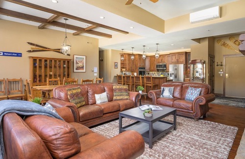Steamboat Springs Condo | Highland at EagleRidge | Hot Tub | Penthouse Condo | Walk to Resort & More