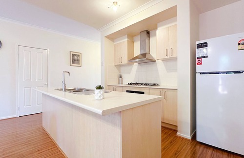 Craigieburn House | Highlands Home/3B2B1C/Evaporative Cooling/Playground Nearby/Shopping