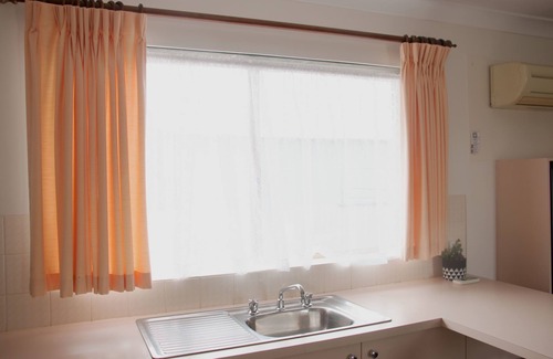 Hay Hotel | Highway Inn Motel