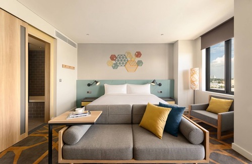 Thuan An Hotel | HIIVE by fusion Binh Duong - VSIP 1