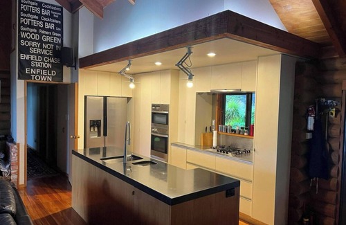 Okatamio House | Hikapu Lodge-a slice of paradise