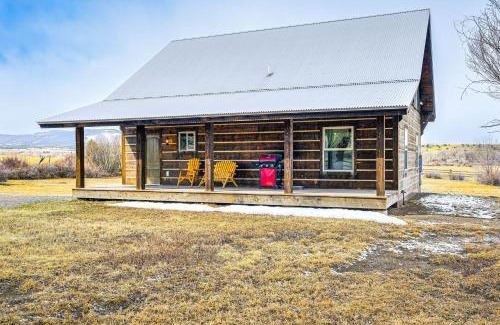 Del Norte House | Hike, Hunt and Unwind Mtn-View Cabin in Del Norte!
