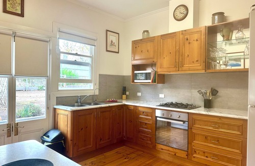 Clare House | Hill Cottage, comfortable pet friendly home away from home