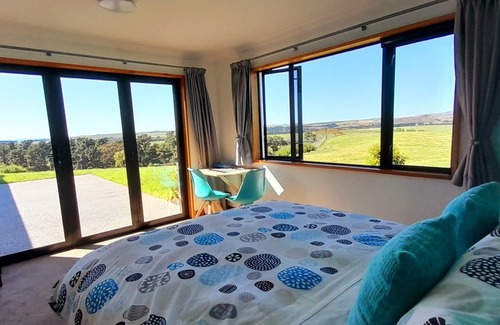 Blenheim Other | Hill Top Retreat homestay - With 270 degrees stunning Views !