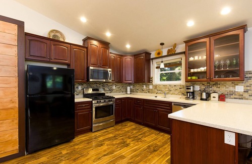 Humboldt Hill House | 🏡 Hillcrest Hideaway- Tucked Away Cozy Comfort and Convenience 🌳
