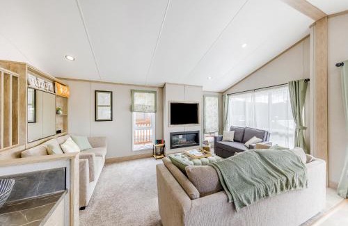 Llanrhystud House | Hillfort Lodge