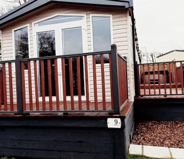 Lochmaben House | Hillingworth's Hot Tub Retreat - Lochmaben