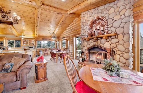Ironwood Estates House | Hillside Haven #2071 by Big Bear Vacations
