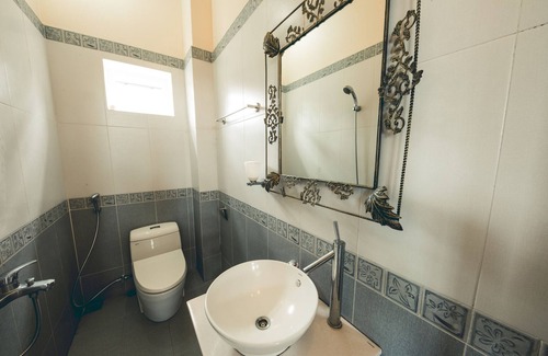 Thuy Xuan Bed & Breakfast | Hillside homestay Hue - Triple room