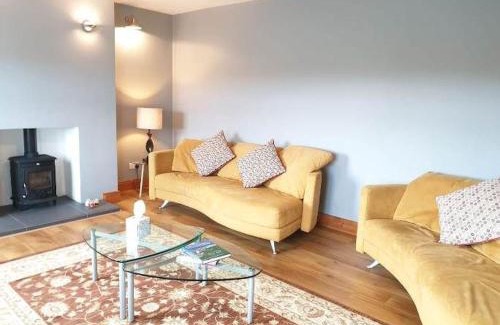 Clifden House | Hillside House