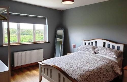 Clifden House | Hillside House