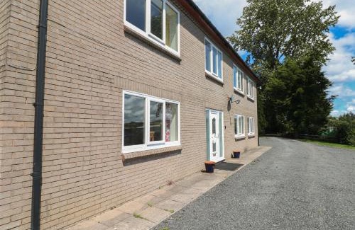 Tirabad House | Hillside Lodge