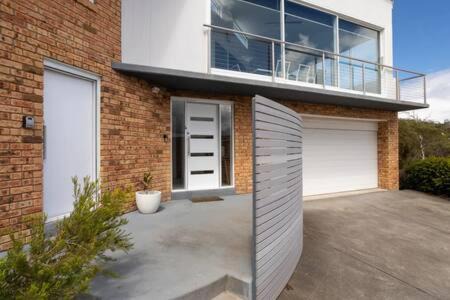 Howrah House | Hillside Retreat -Studio with Views