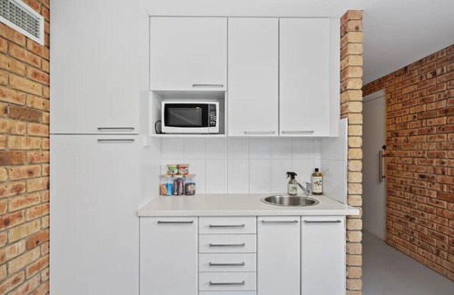 Howrah House | 'Hillside Studio' self-contained with City Views