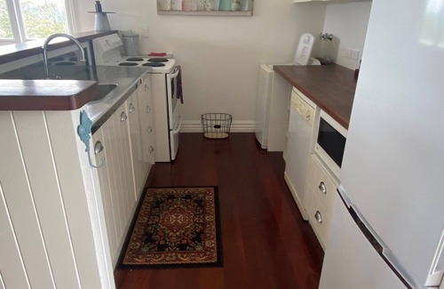 Waiotahi Cottage | Hilltop Cottage in Ohiwa with beautiful range and beach views