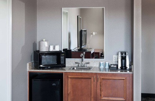 Lake Forest Hotel | Hilton Garden Inn Lake Forest Mettawa