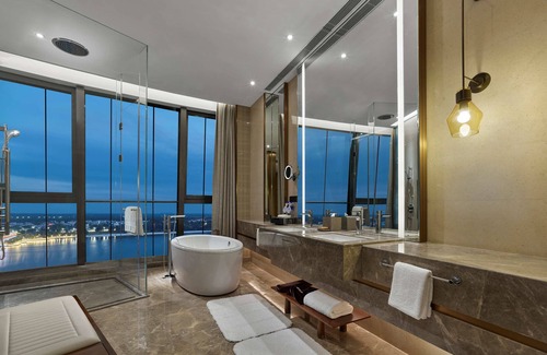 Hainan Resort | Hilton Hainan Ocean Flower Island