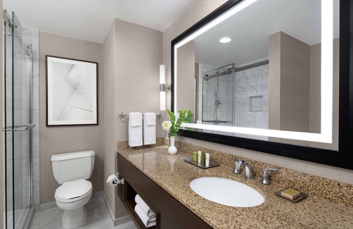 Mile Square Hotel | Hilton Indianapolis Hotel & Suites