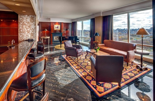 District Saint - Raymond - Vanier Hotel | Hilton Lac-Leamy