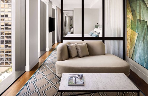 Melbourne Central Business District Hotel | Hilton Melbourne Little Queen Street