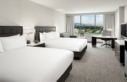 Warner Center Hotel | Hilton Woodland Hills/Los Angeles