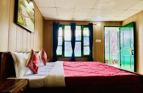 Auli Hotel | Himalayan High, Auli, By Himalayan Eco Lodges