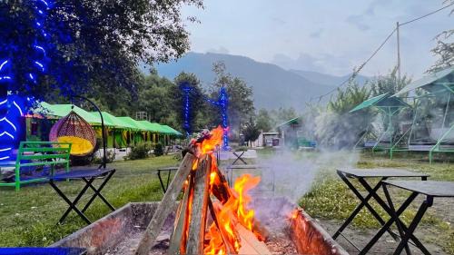 Deoghar Hotel | Himalayan Riverside Swiss Cottages Manali #riverside #big garden #parking #bonffire #music #budget friendly #adventure