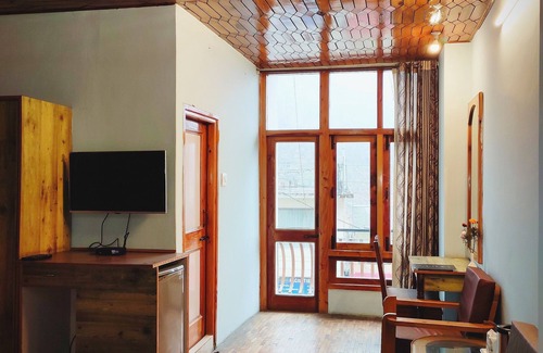 Mohal Hotel | HimalayanHamlet ValleyView