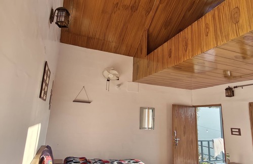 Naina Range Resort | Himwanderer Camps and Cottages Pangot