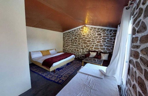 Naina Range Resort | Himwanderer Camps and Cottages Pangot