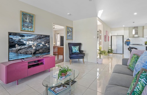 Cumbalum House | Hinterland Home, Sleeps 10 with Pets and a private Saltwater Pool