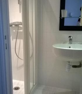 Saint-Fargeau Hotel | Hipotel Lilas Gambetta