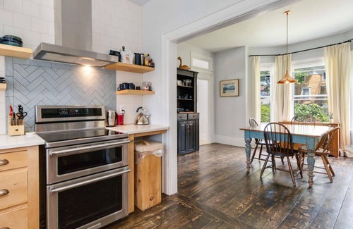 Shelburne House | Historic 3-bedroom house with a beautiful garden in oceanfront Shelburne.