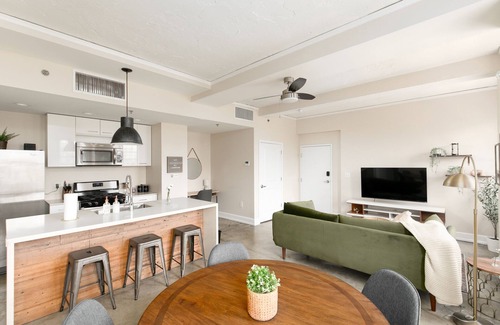 Civil Rights Historic District Apartment | Historic Apt ♥ of DT 5 mins to UAB w/Free Parking