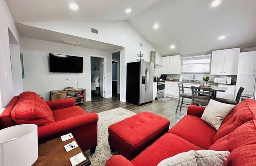 Dixieland Apartment | Historic Carriage House Apt - Swan City Getaways