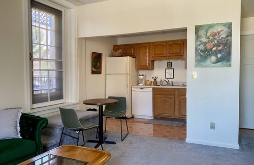 Meadville Apartment | Historic Central Downtown Apartment Close to Allegheny
