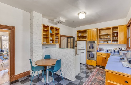 Hosford-Abernethy House | Historic Garden Retreat