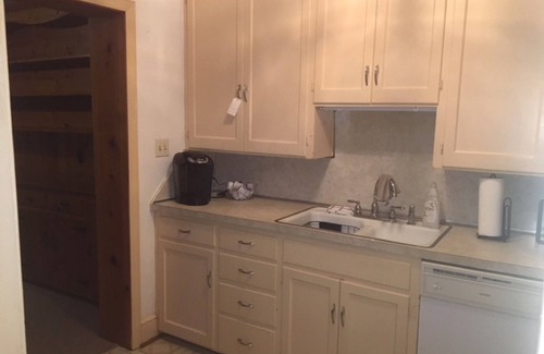 Roanoke Apartment | Historic Grandin Court Area 1st Floor Loft