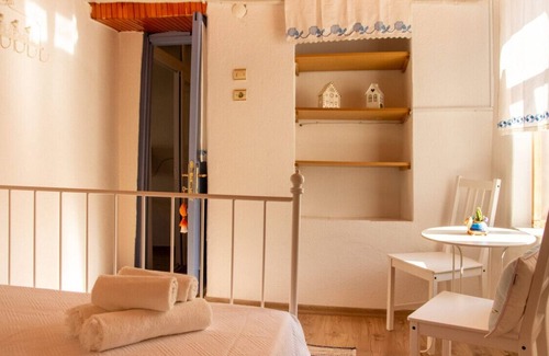 Sigacık Apartment | Historic House near Sigacik Marina in Seferihisar