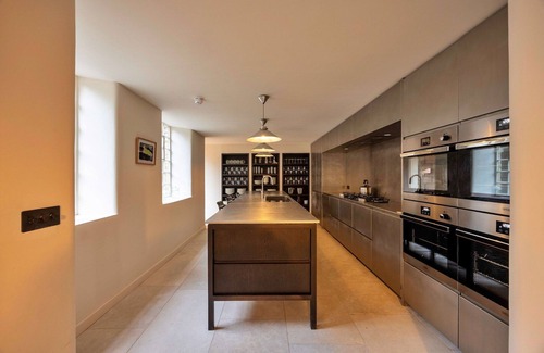 Macclesfield House | Historic Retreat in Peak District by River Dane