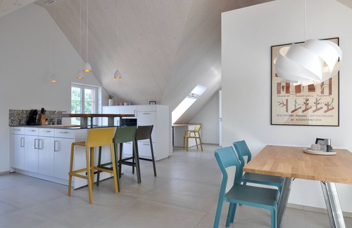 Baustert Apartment | Historic school - modern parlor