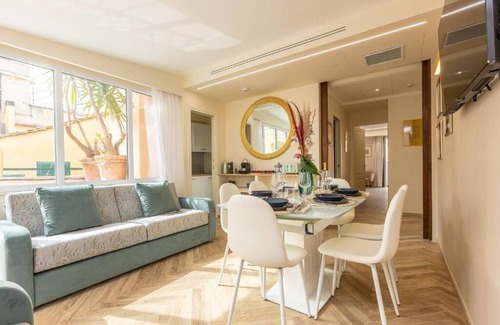 Rome City Centre Apartment | Historic Skyline Serenity by the Trevi with Panoramic Terraces