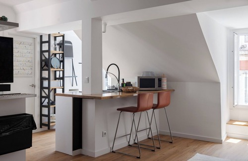 Encarnacao Apartment | Historical Gem in Bairro Alto