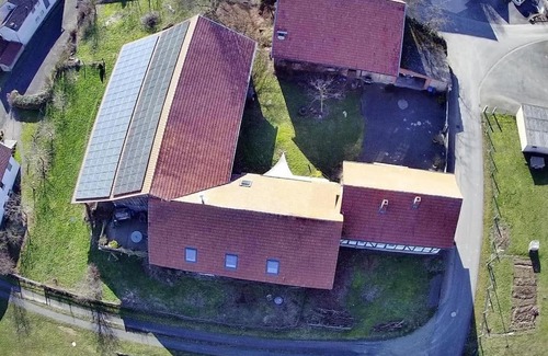 Schenklengsfeld House | Historischer Hof, einladend für Mensch und Tier.